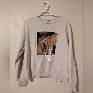 Ariana Grande pullover hoodie